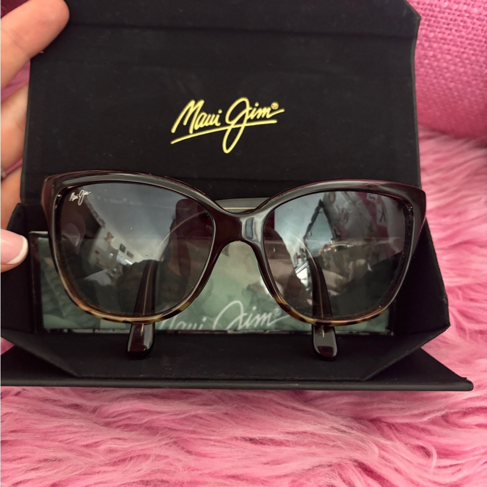 Maui Jim Brown Tortoiseshell Sunglasses with Protective Case